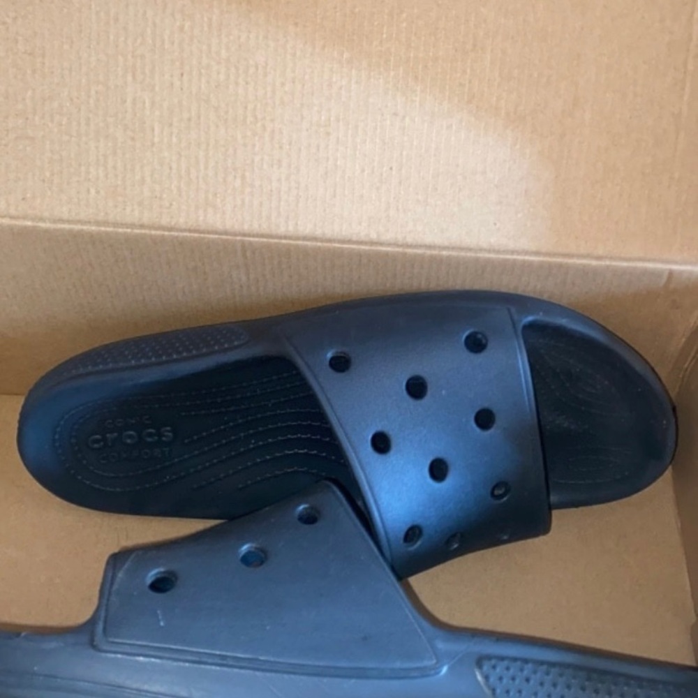 Crocs - Picture 2 of 2
